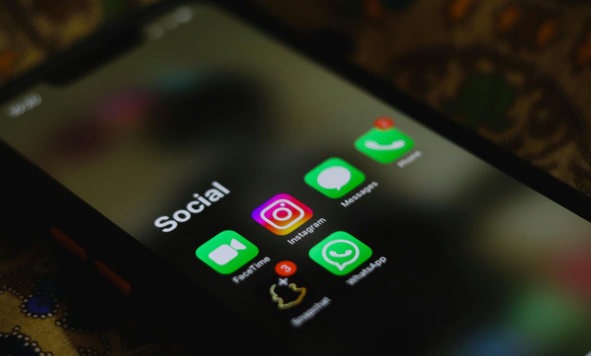 インスタグラムの人気アカウントになるならフォロワー購入